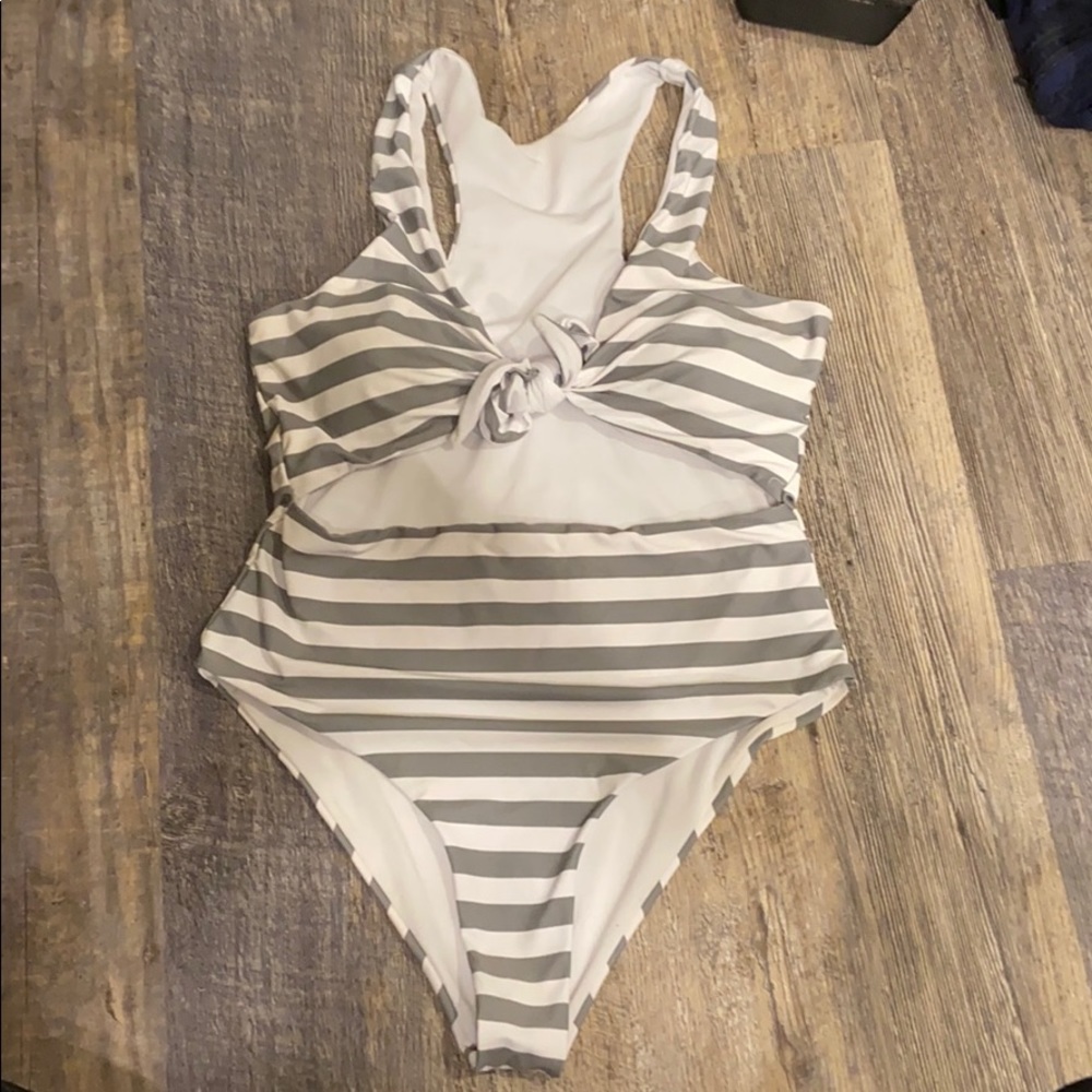 One piece Swim